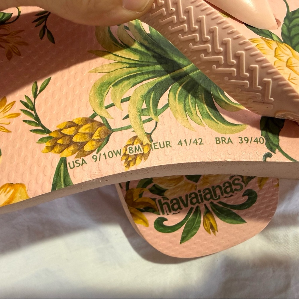 Havaianas Farm Rio NWOT Pink Pineapple Tropical Flip Flops Sandals Sz 9/10W 8M - Picture 9 of 11